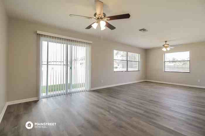 568 Gardenia Cir - Photo 3 of 16