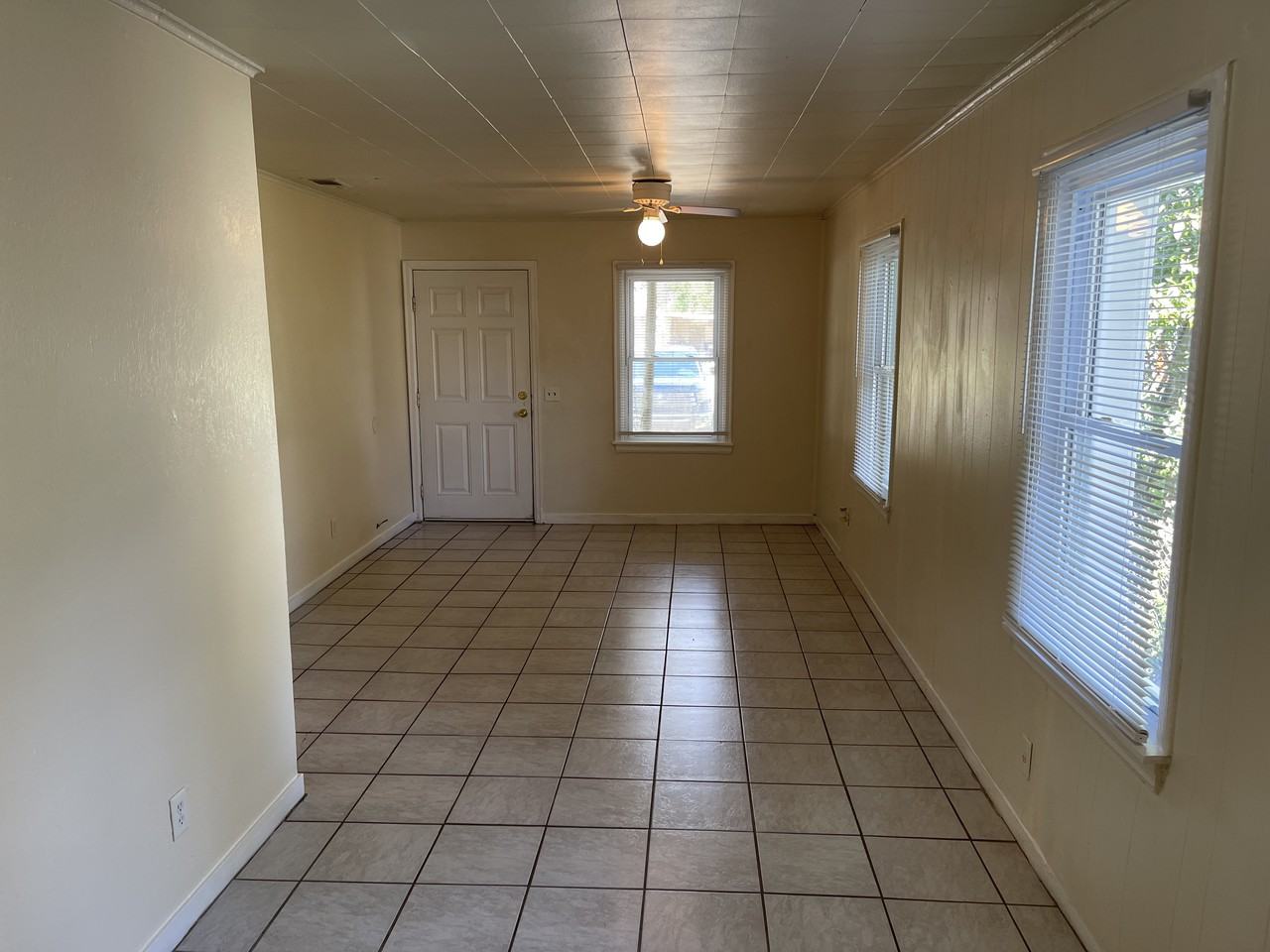 1223 Wisteria Avenue - Photo 3 of 10
