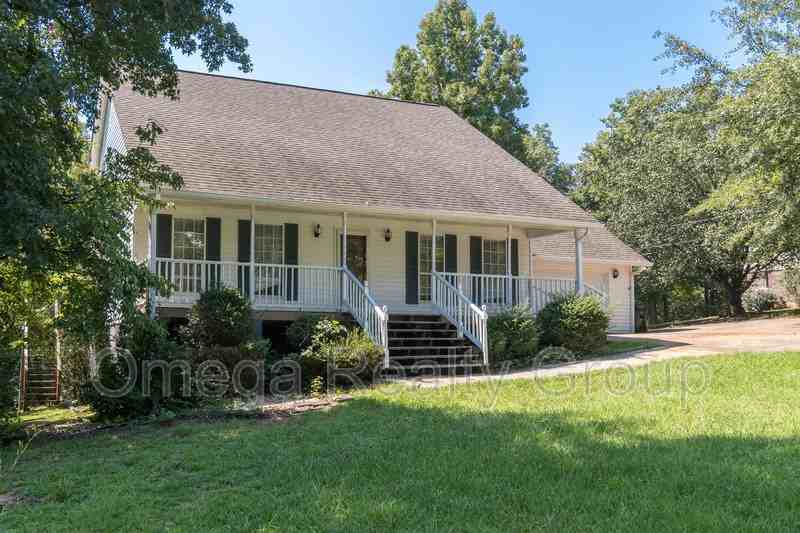 221 Parkwood Ln - Photo 2 of 50
