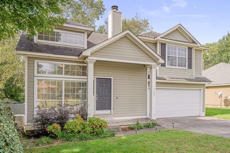 123 River Oaks Dr - Photo 3 of 30