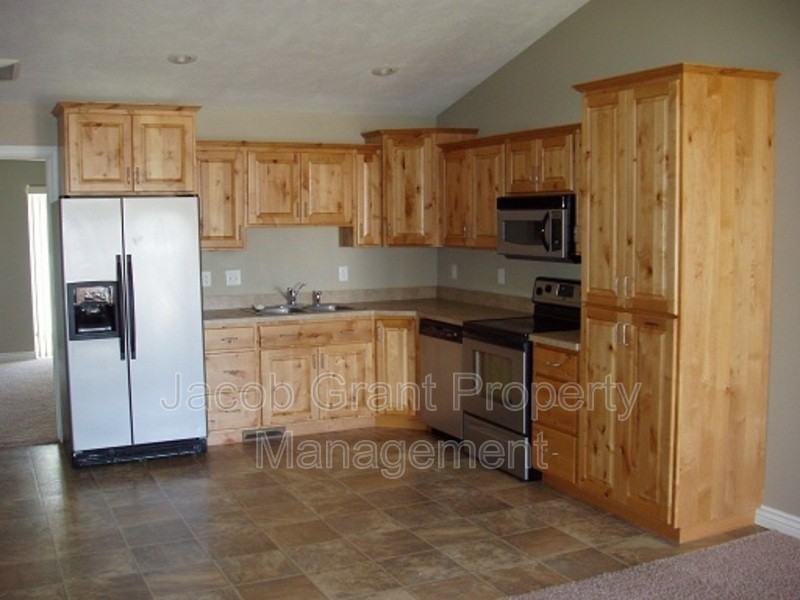 3063 1st St - Photo 3 of 10
