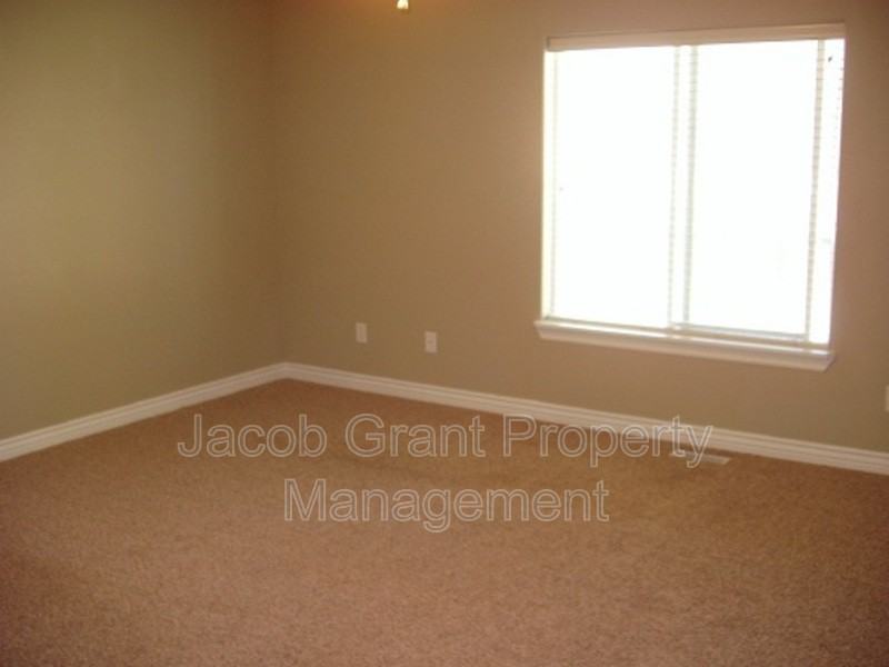 3063 1st St - Photo 5 of 10