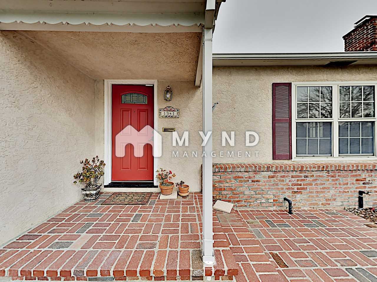 1341 Perkins Way - Photo 2 of 17