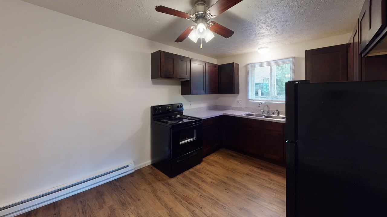 Lake Cable Village Apartments - Photo 4 of 19