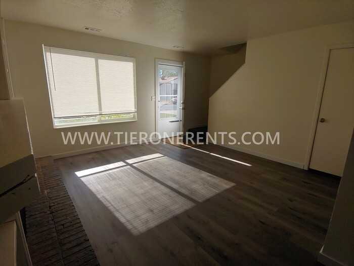 2928 W Bay Dr - Photo 3 of 11