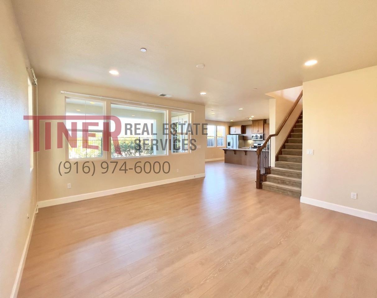 1400 Folsom Meadows Cir N - Photo 3 of 50