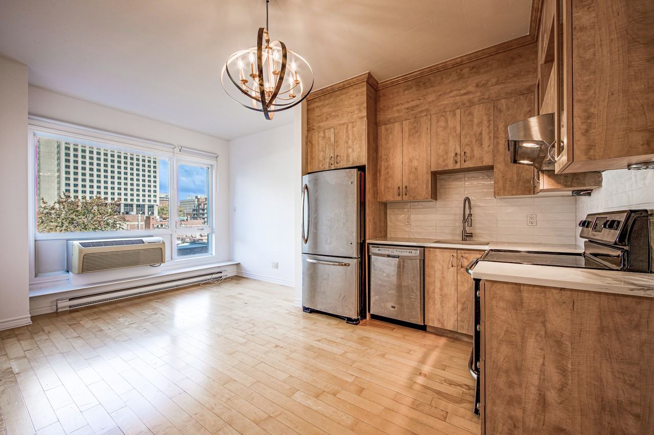 825 Boulevard René-Lévesque Est #511 - Photo 3 of 12