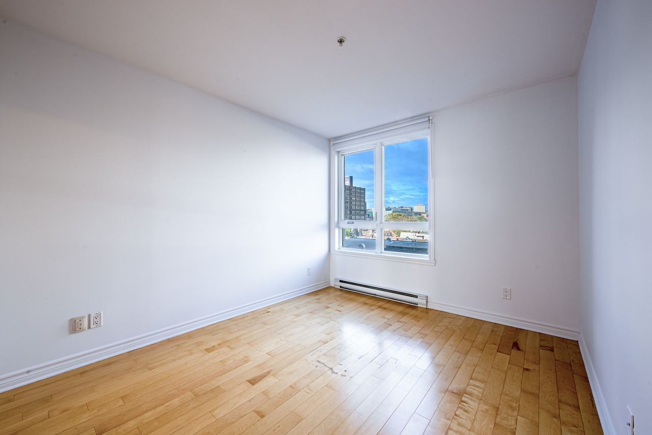 825 Boulevard René-Lévesque Est #511 - Photo 4 of 12