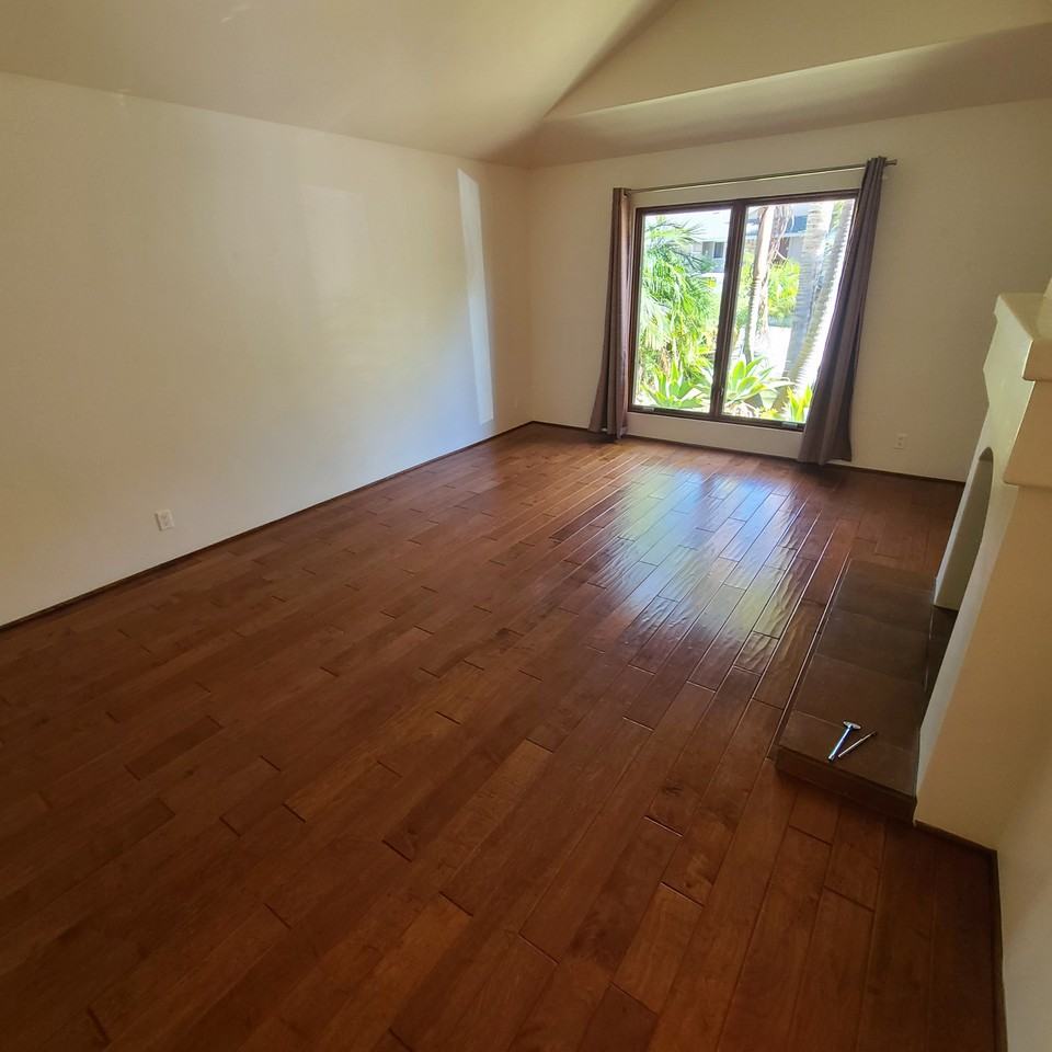 1420 Las Positas Pl - Photo 2 of 4