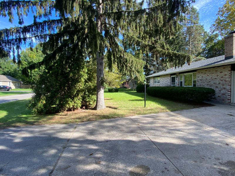 2558 Locust Ln - Photo 3 of 22