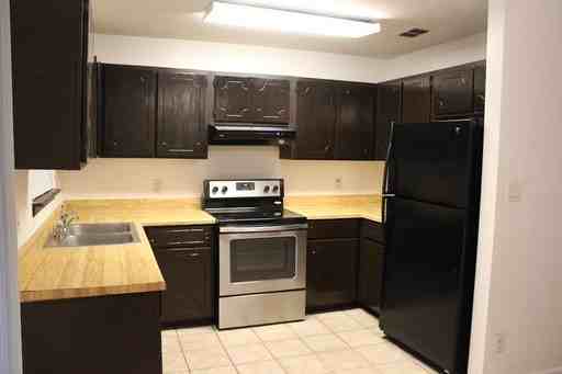 2233 Foster Dr - Photo 3 of 14