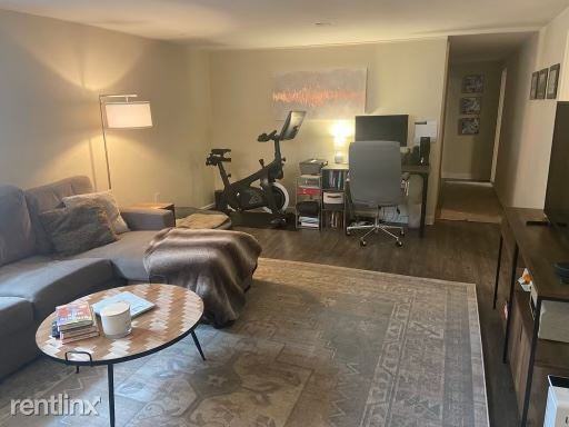 2140 N Thomas St - Photo 3 of 10