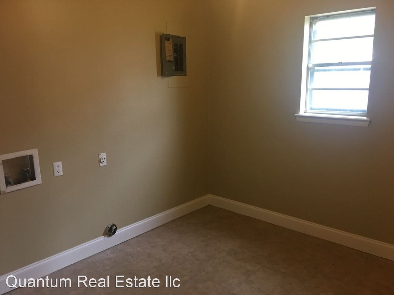 1011 N St - Photo 3 of 7