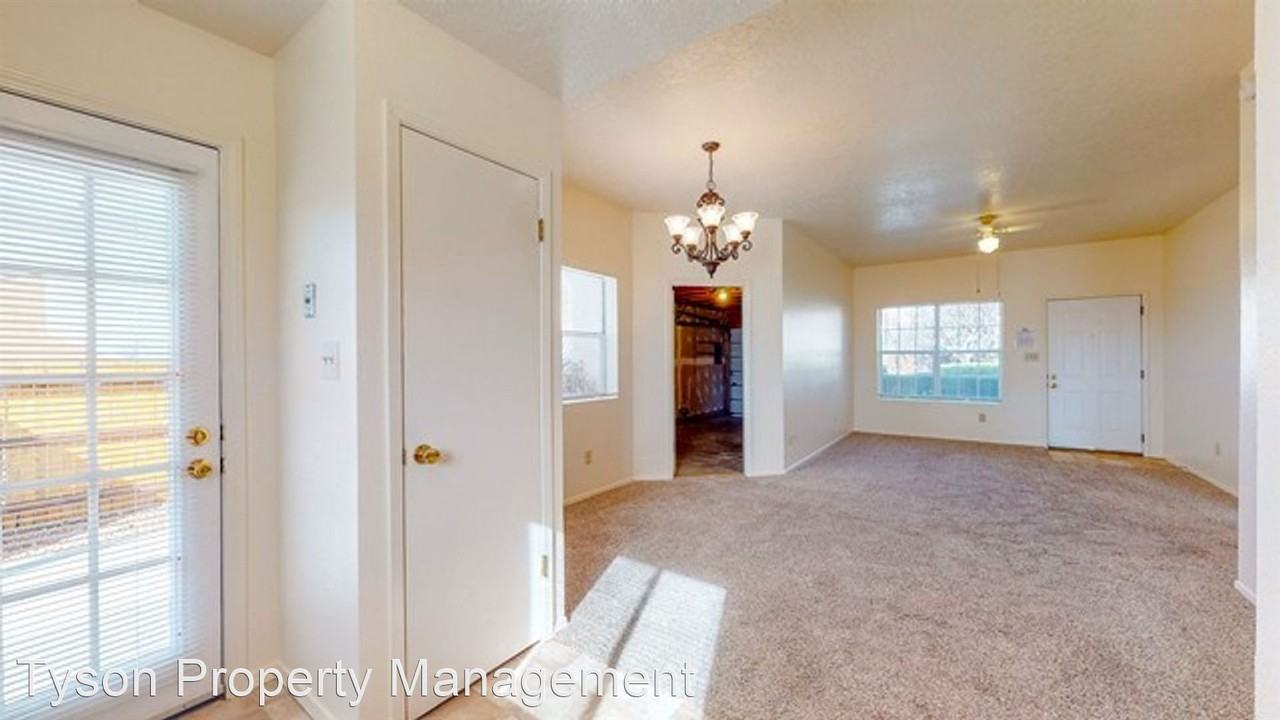 13908 Jason Pl Ne - Photo 2 of 12