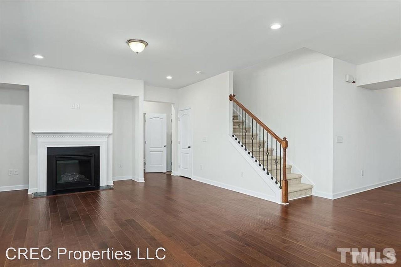 219 Crisp Rd - Photo 2 of 19