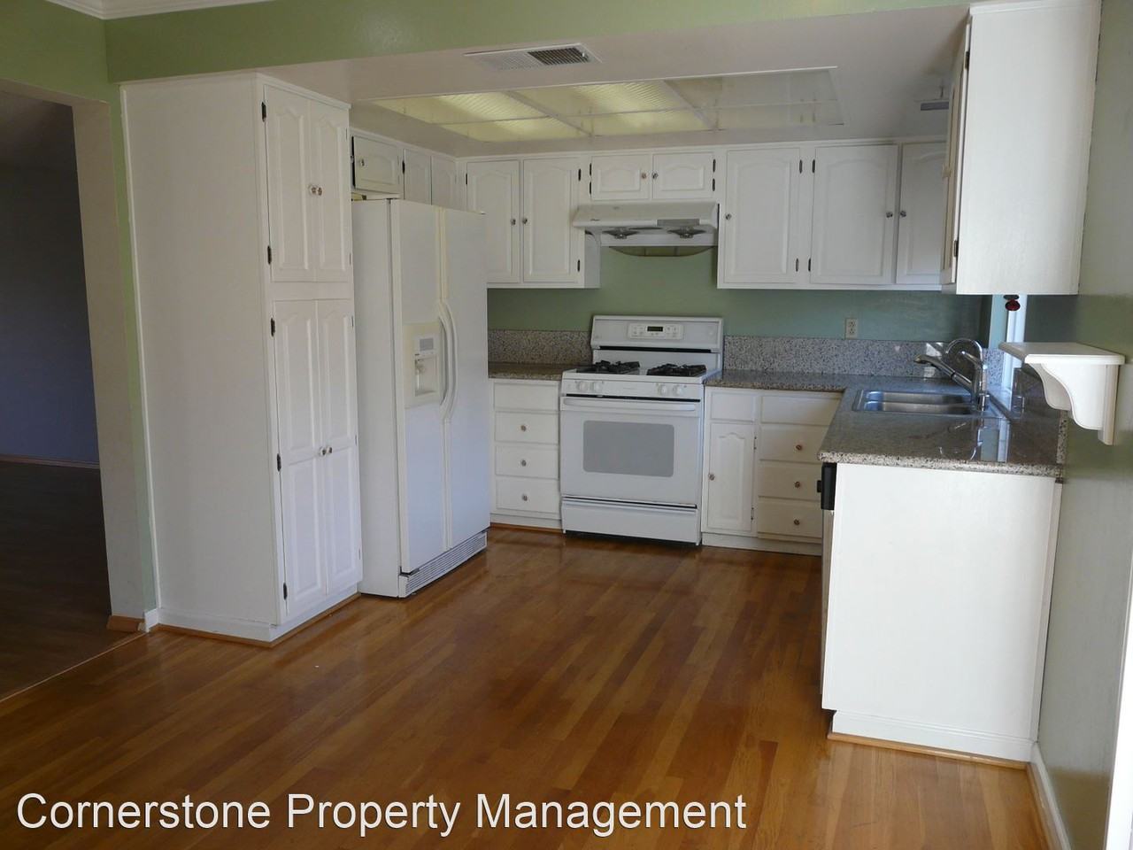 1082 Norfolk Dr - Photo 2 of 9