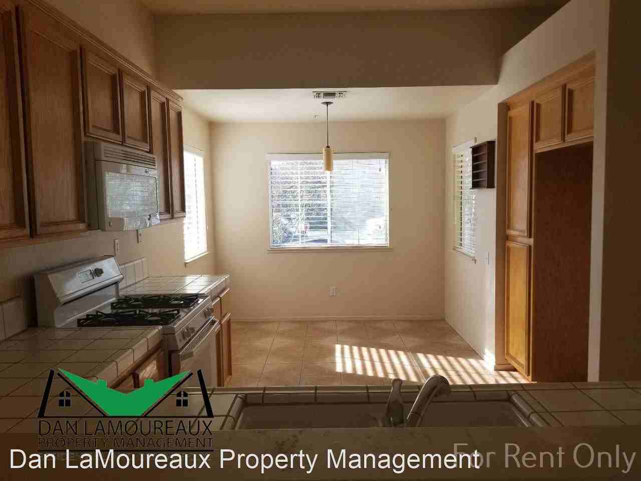 1021 Guerrero Ln - Photo 3 of 3