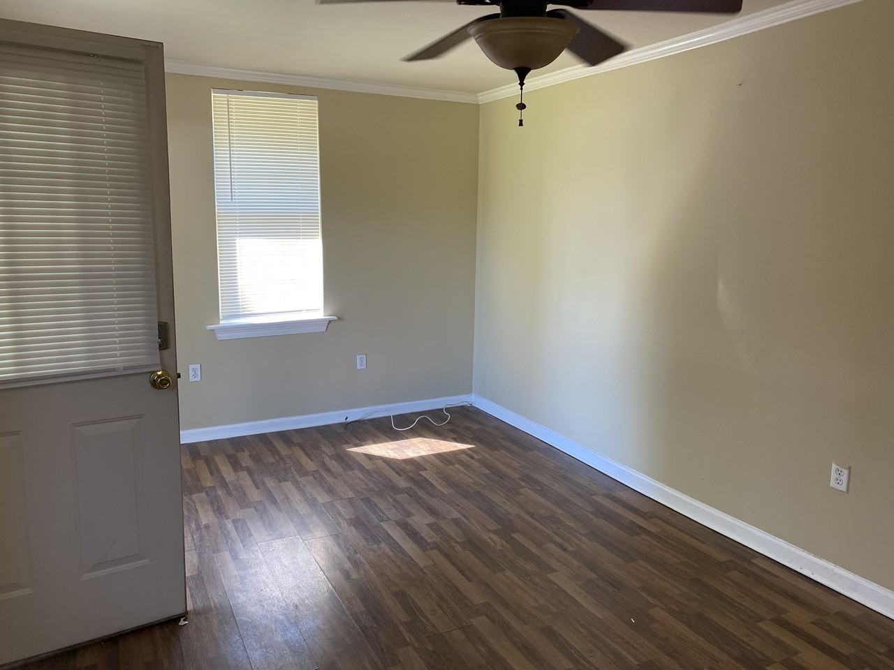 816 Avenue A - Photo 3 of 13