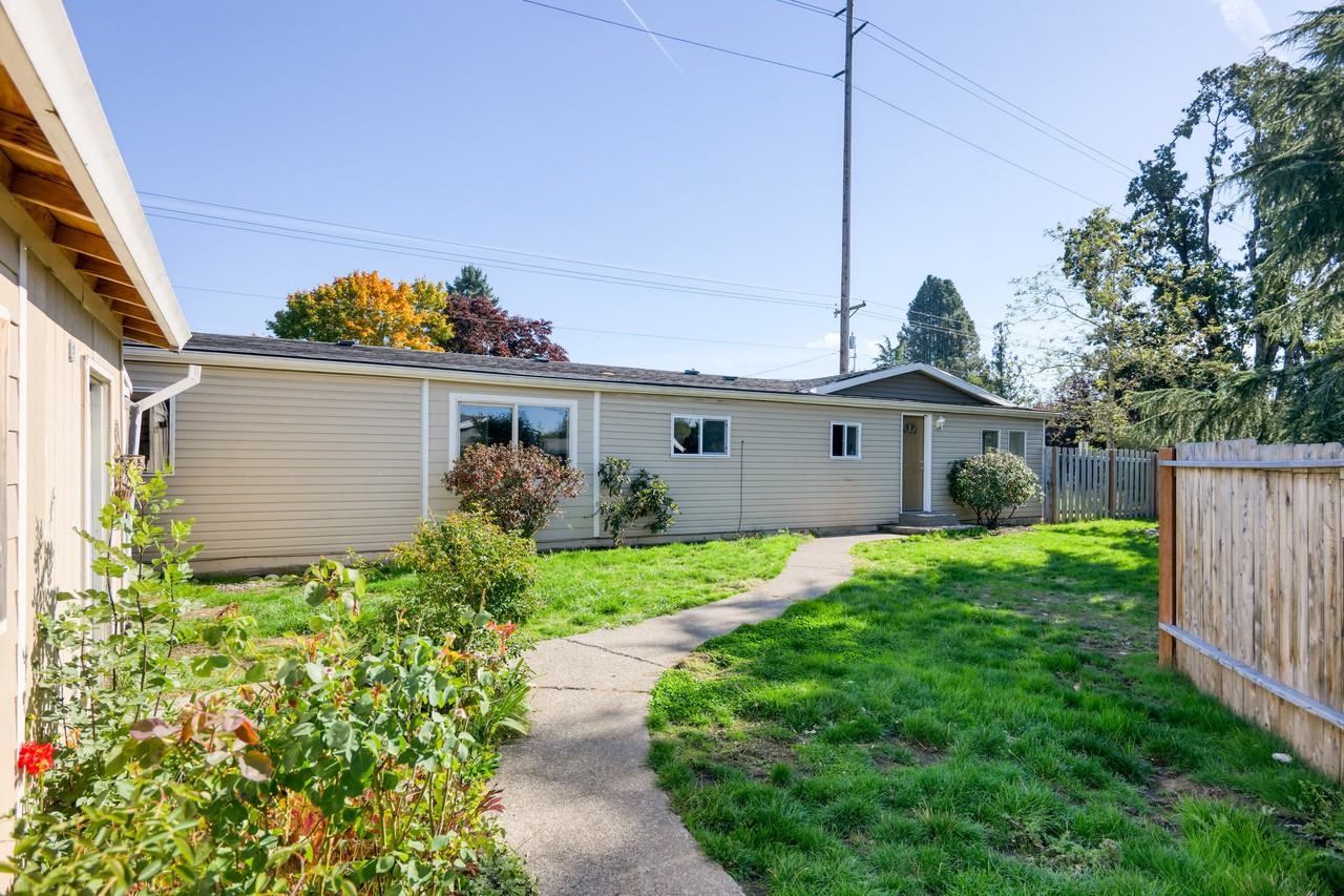 805 Mathias Ct - Photo 3 of 28