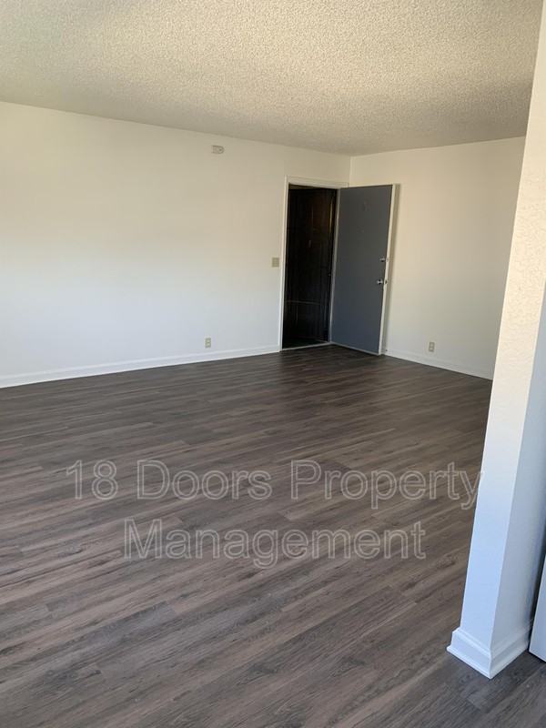 840 Grand Ave - Photo 2 of 14