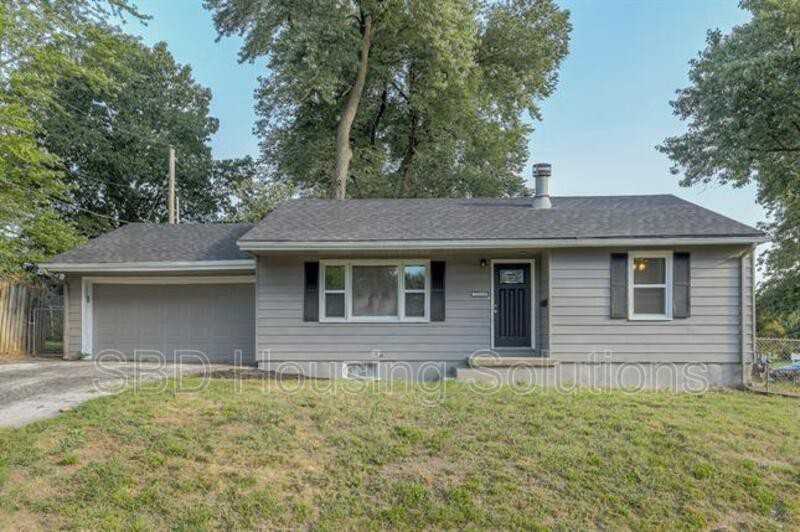 11330 E 24th St S - Photo 2 of 38