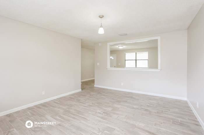 6775 Rivercrest Dr - Photo 3 of 15