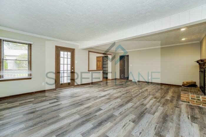 6592 Kennington Sq S - Photo 2 of 15