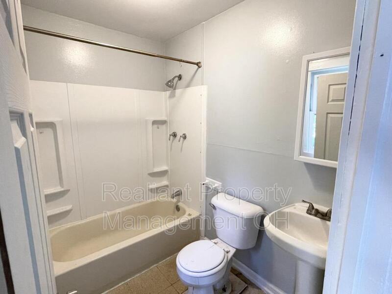 3176 River Rd #A - Photo 3 of 5