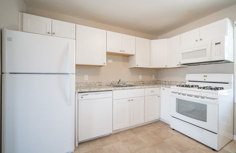 6566 W Ohio Ave - Photo 3 of 15