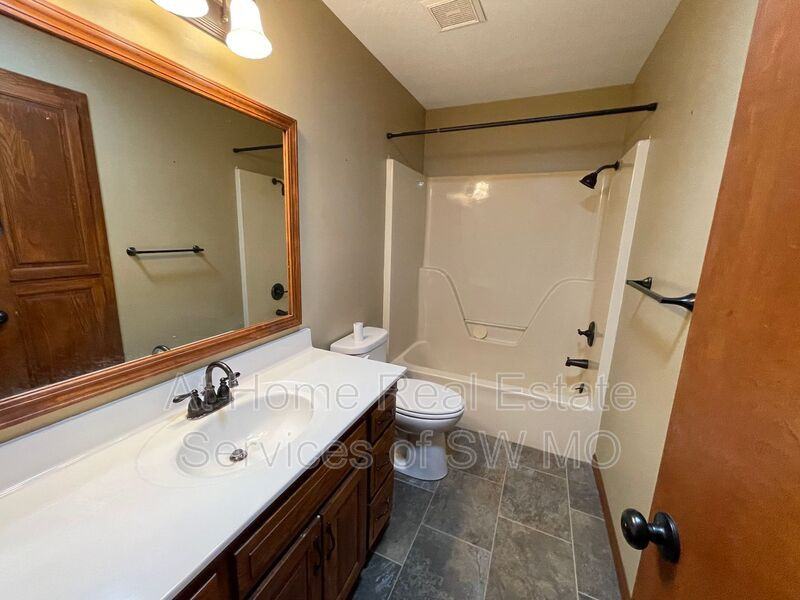 201 W Sally Ln - Photo 7 of 15