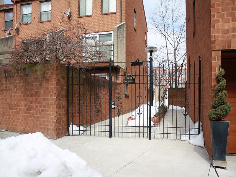 16 Queen St - Photo 2 of 24