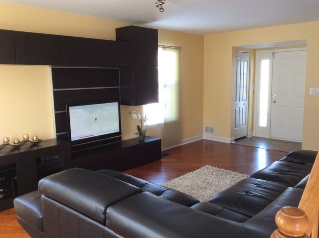 678 Harp Ave - Photo 2 of 13