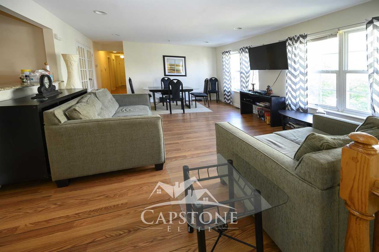 206 Matthews Drive - Downstairs Master - Photo 3 of 8