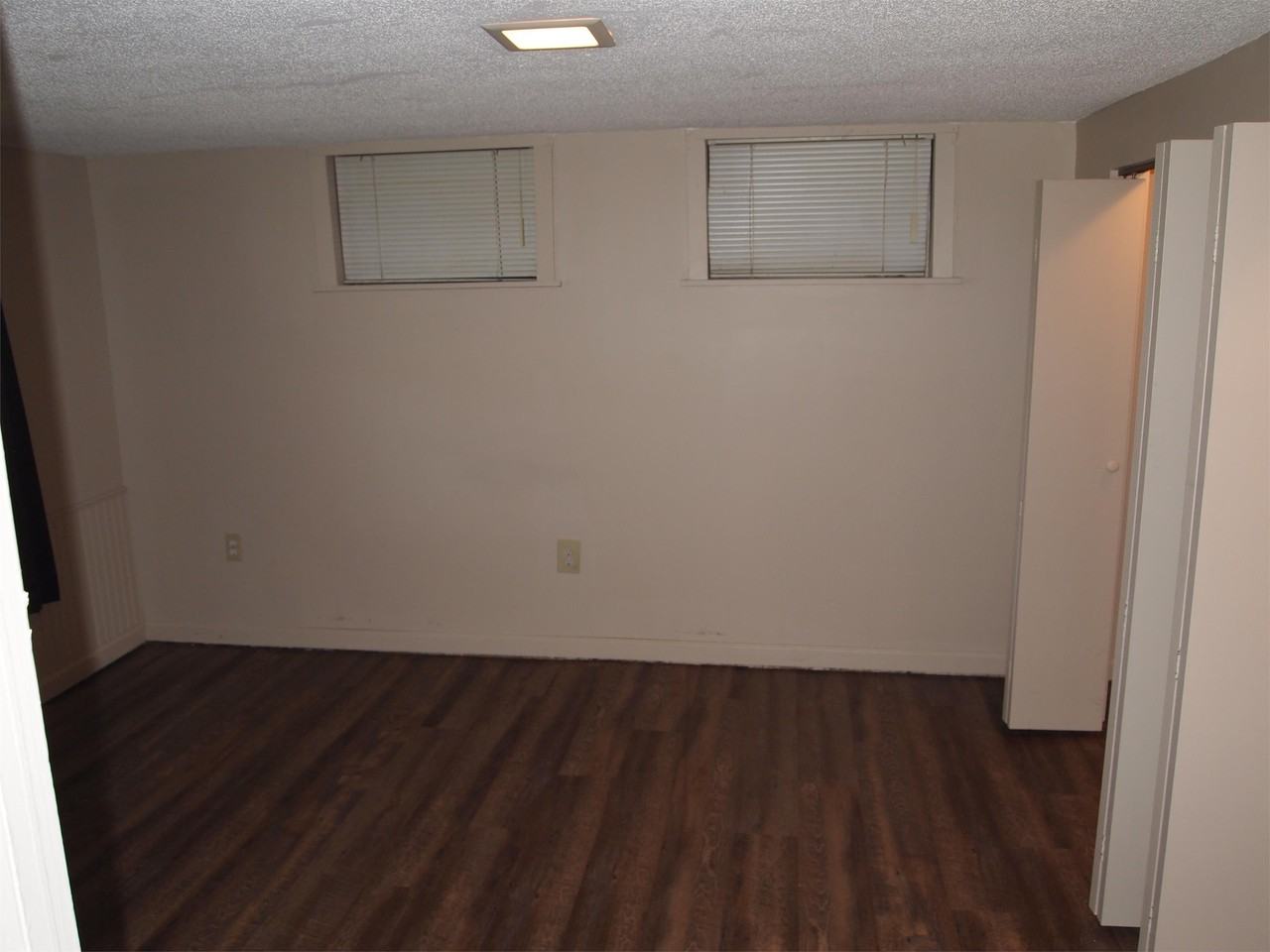 2560 Oakwood Dr - 1 #1 - Photo 2 of 13