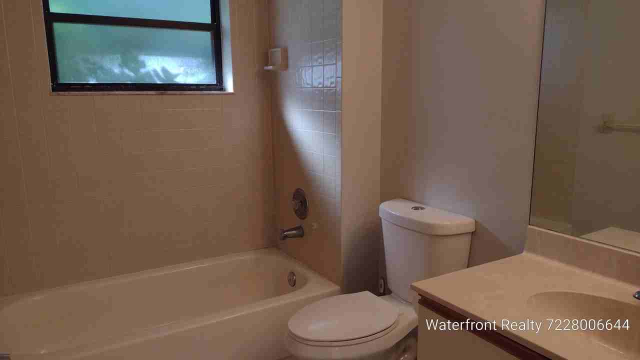 6551 SE FEDERAL HWY - Photo 3 of 23