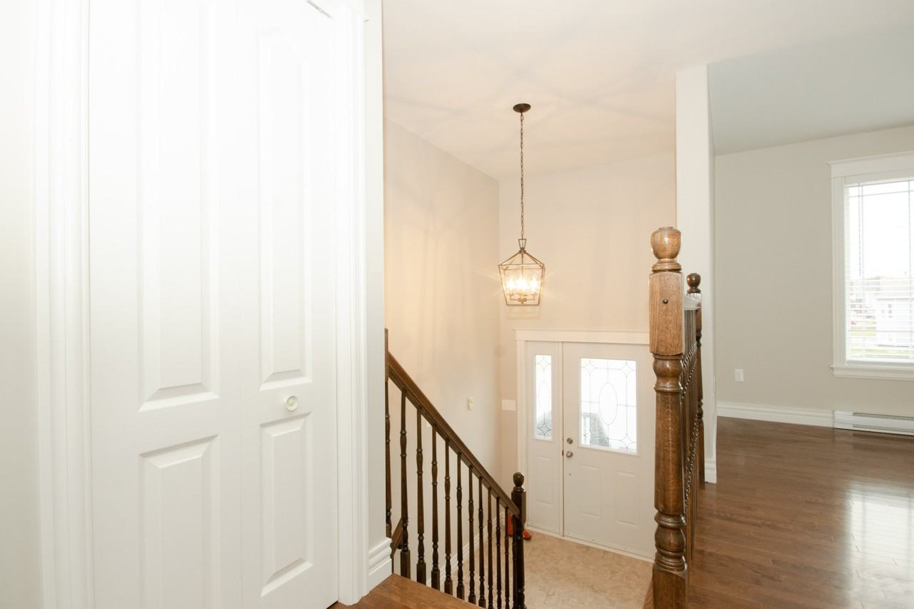 7 Waterside Place - Photo 3 of 31