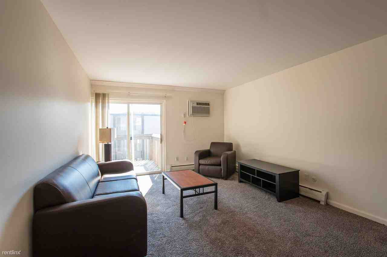 Eden Roc Apartments - Photo 3 of 17