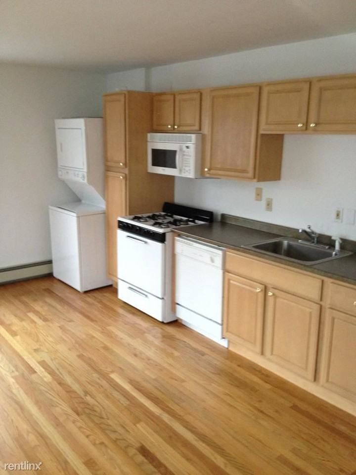 East Putnam Avenue - Photo 2 of 9