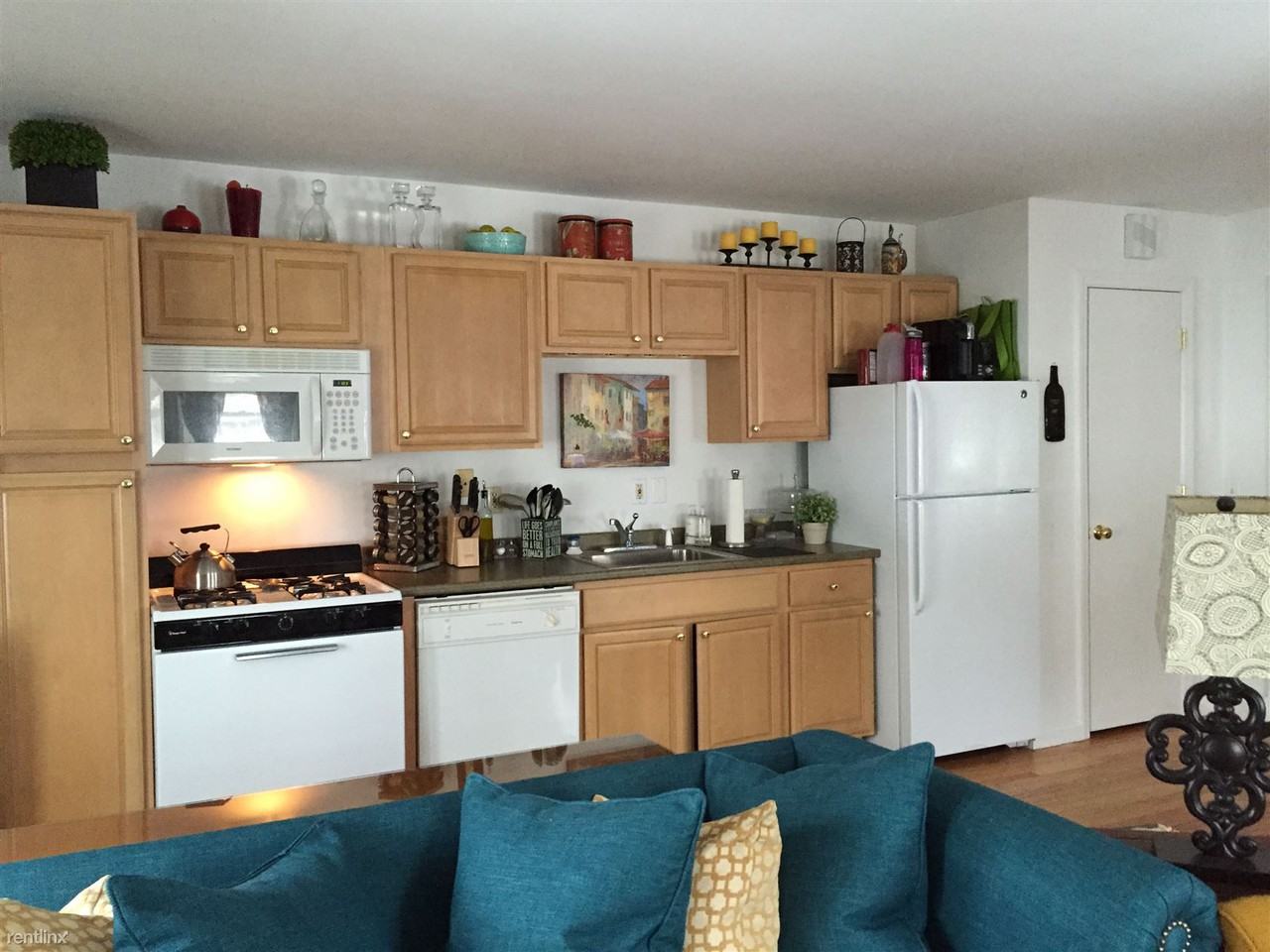 East Putnam Avenue - Photo 3 of 9