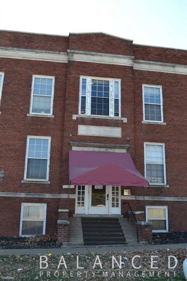 315 SW 4th St - Photo 2 of 15