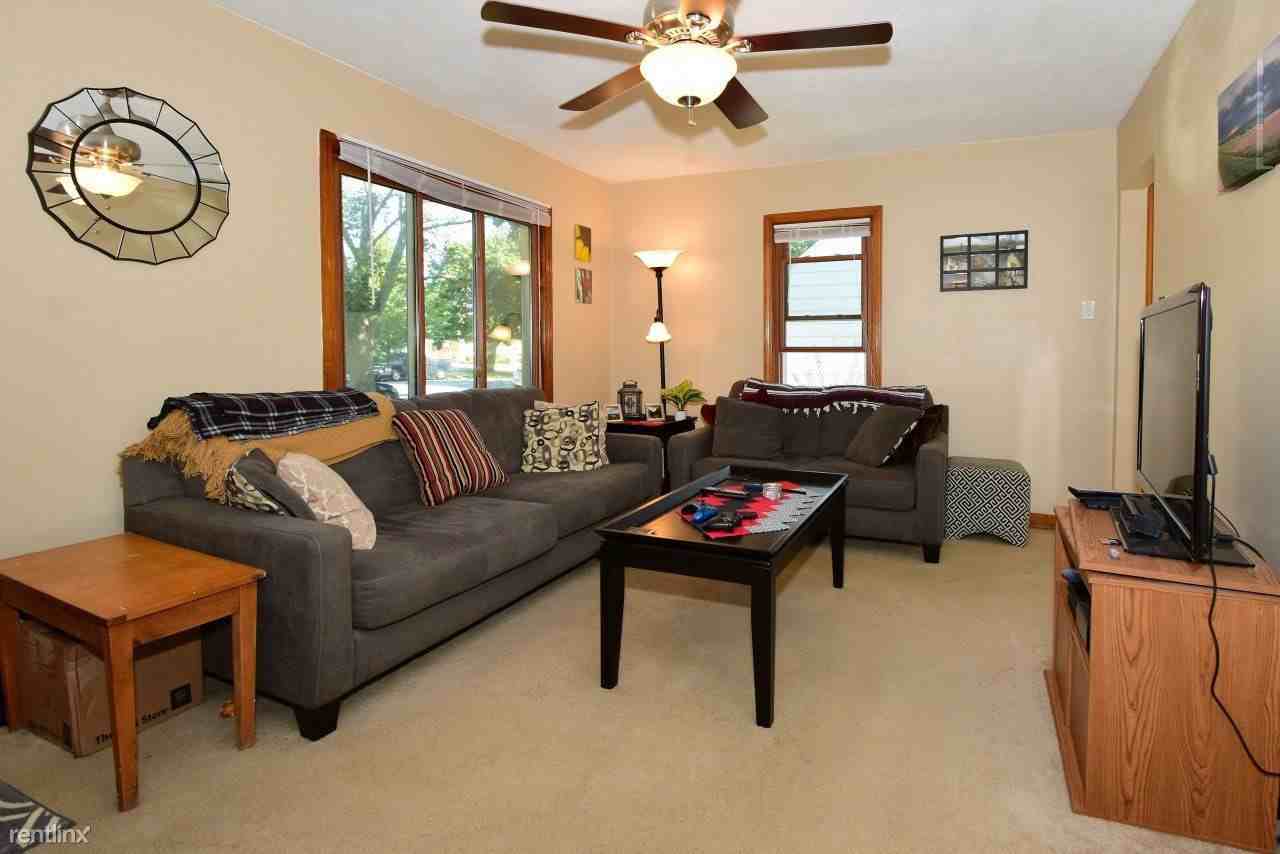 4117 Wilson Rd - Photo 3 of 16