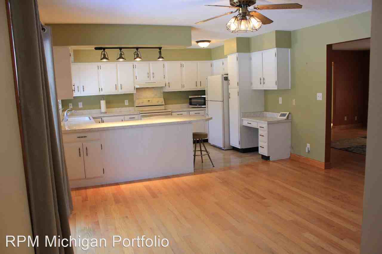 5101 E Napier Ave - Photo 3 of 15