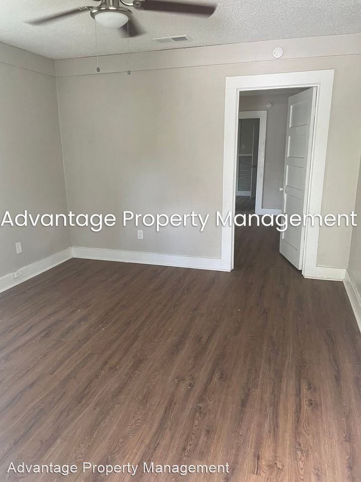 2261 Hunter Ave - Photo 3 of 7