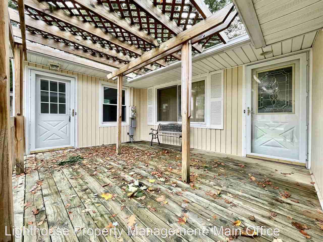 5671/5673 Christie Avenue SE - Photo 2 of 26