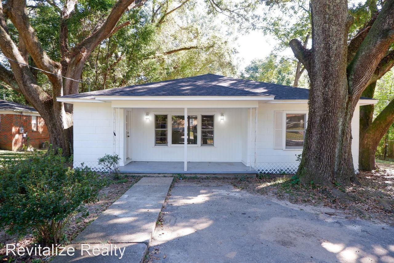 1608 Northview Dr - Photo 2 of 19