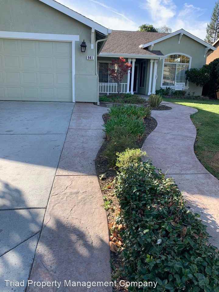 941 Talbot Dr - Photo 2 of 11