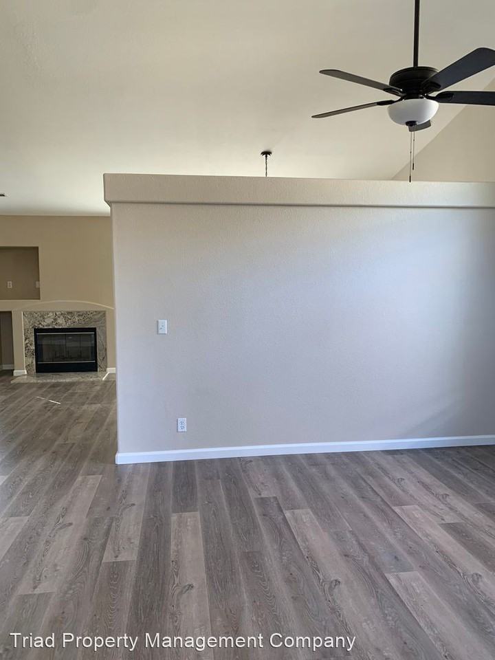 941 Talbot Dr - Photo 3 of 11