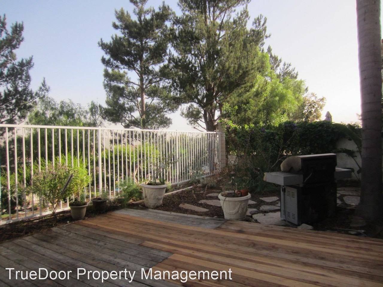 587 S Eveningsong Ln - Photo 3 of 24