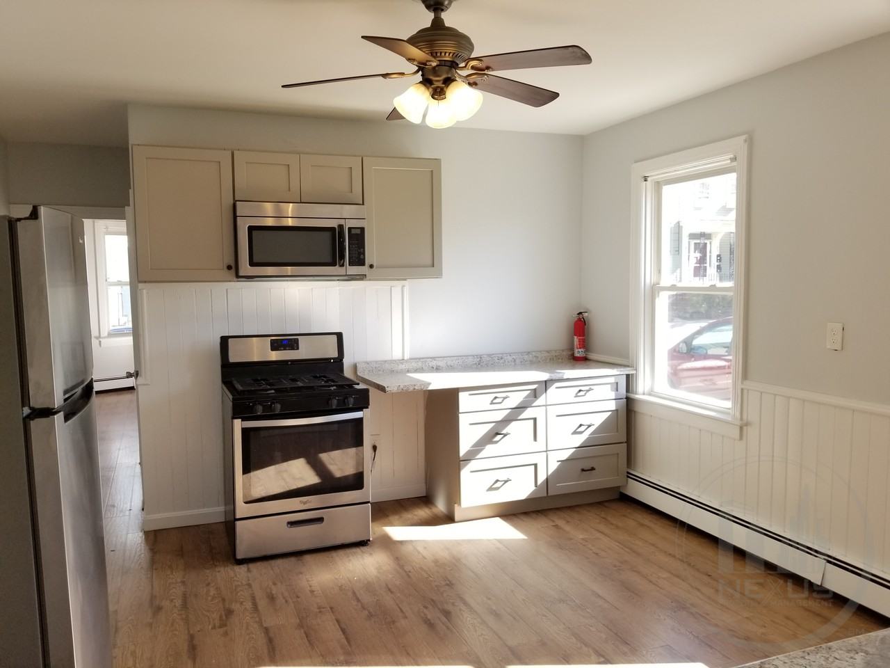 32 Grosvenor Ave - Photo 2 of 13