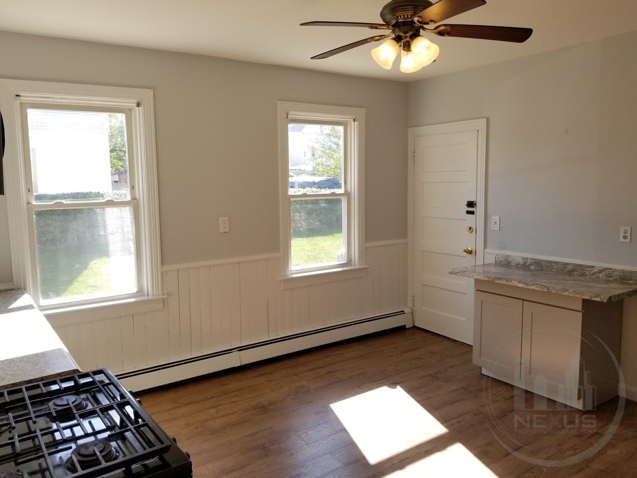 32 Grosvenor Ave - Photo 3 of 13